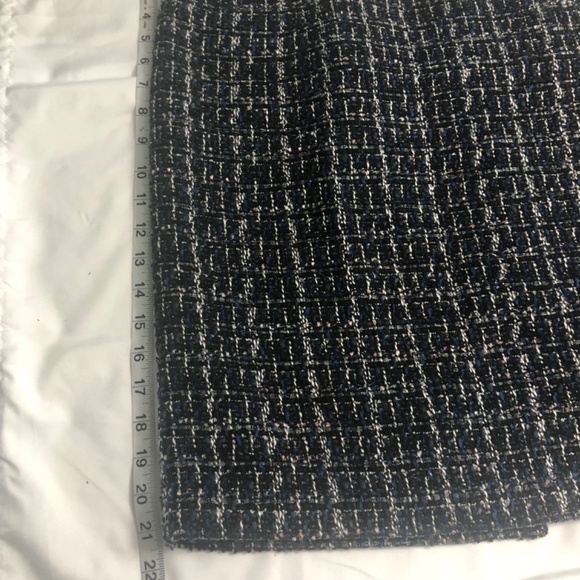 White House Black market skirt - Picture 11 of 14